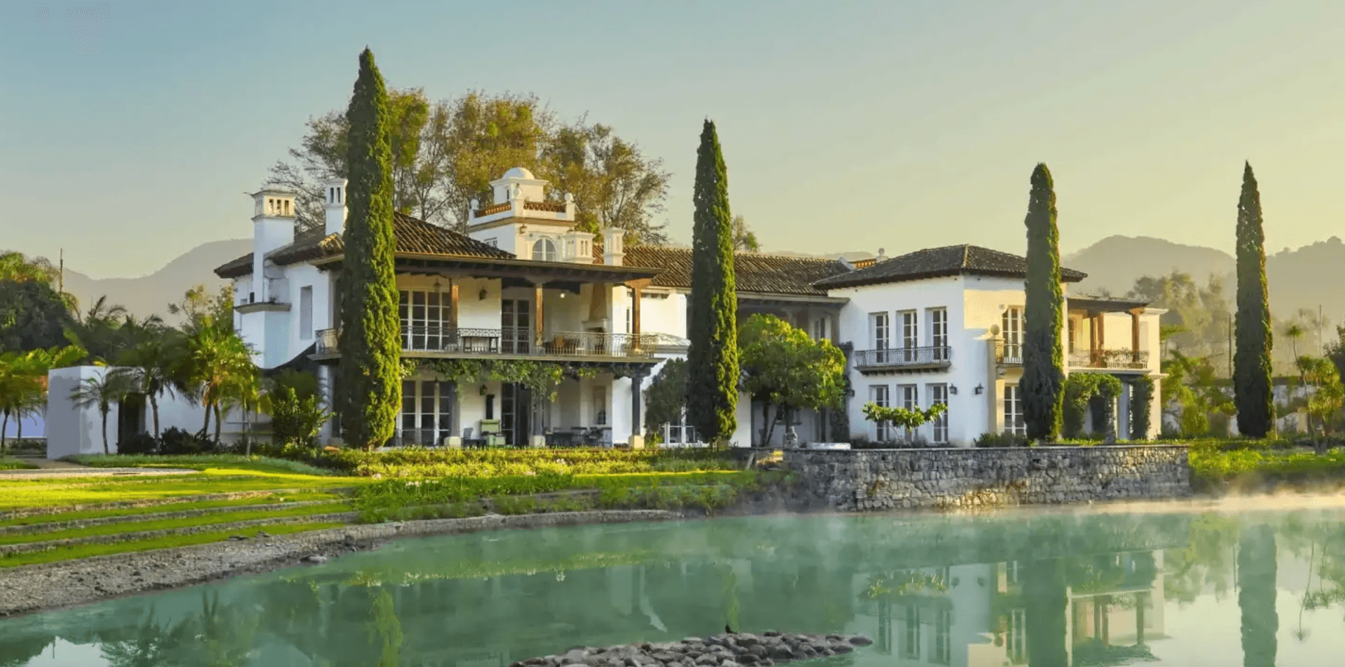The Most Beautiful Place to Get Married Has Three Volcanoes and a Cobblestone Street